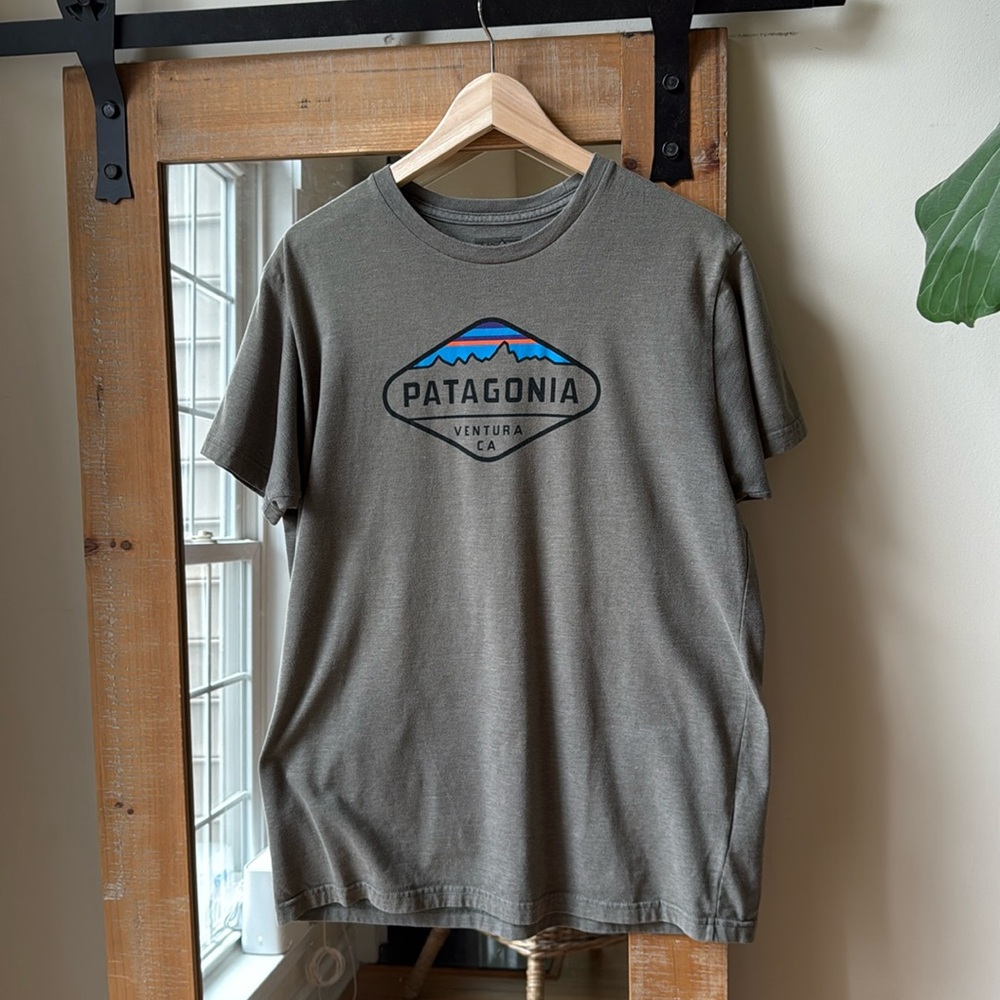 Patagonia Slim Fit Logo Tee Shirt Size L